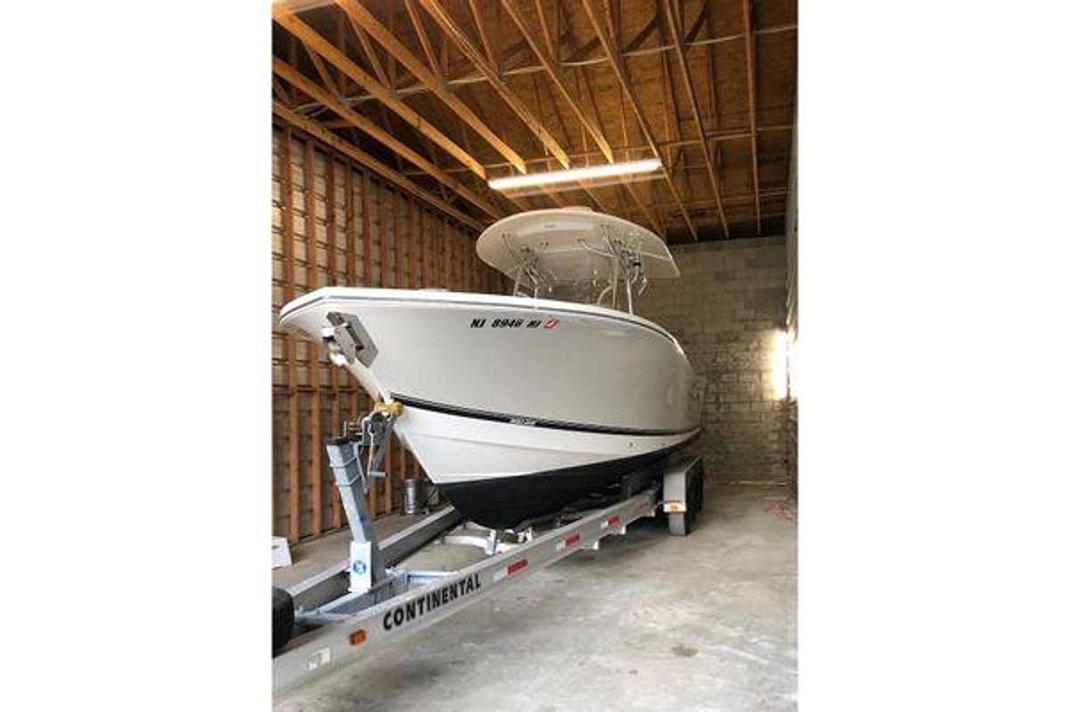 Used 2015 Regulator 28 Forward Seating | 28ft