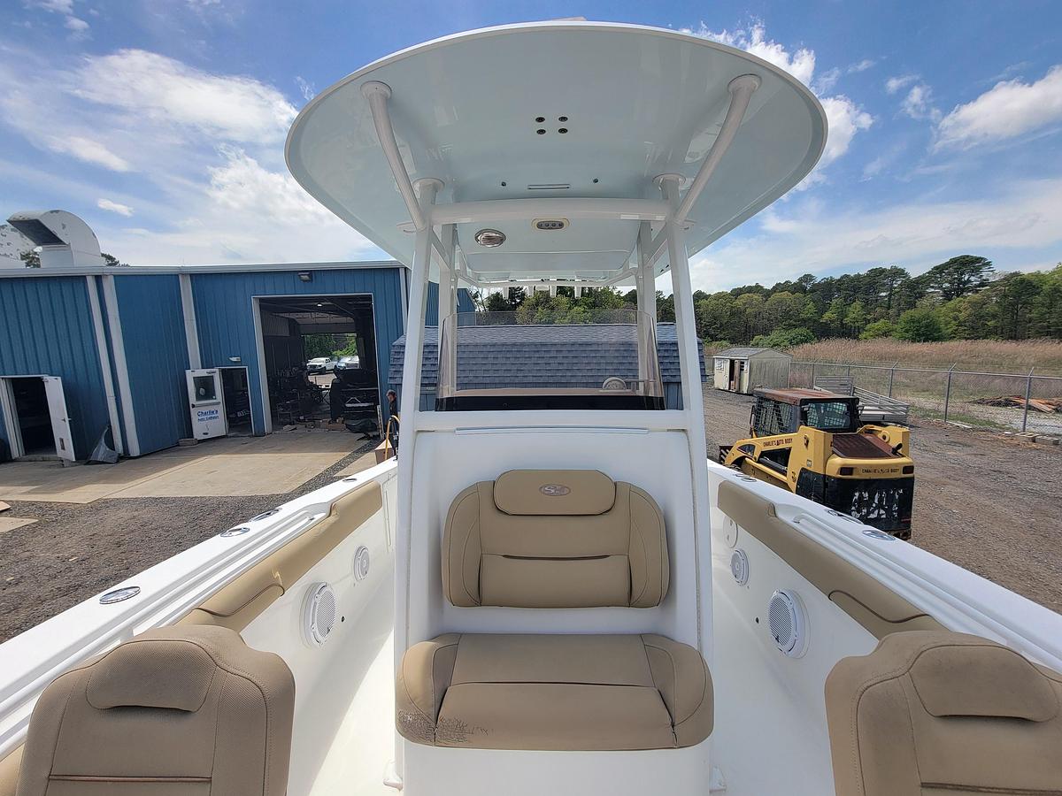 Used 2016 27' Sea Hunt Gamefish 27