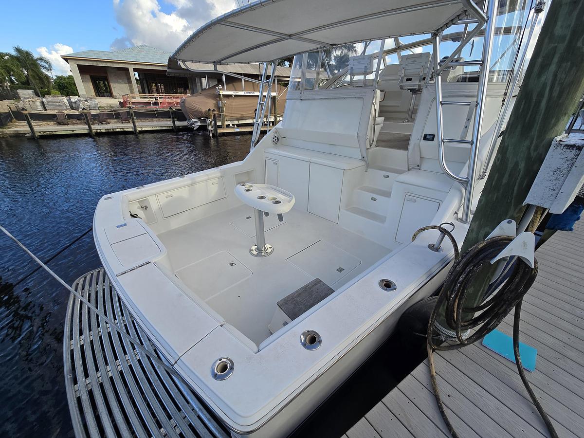 Used 1999 40' Ocean Yachts Open