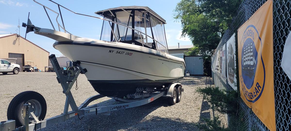 Used 2000 Boston Whaler 240 Outrage | 23ft