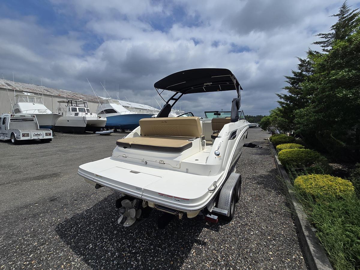 Used 2019 25' Sea Ray SDX 250