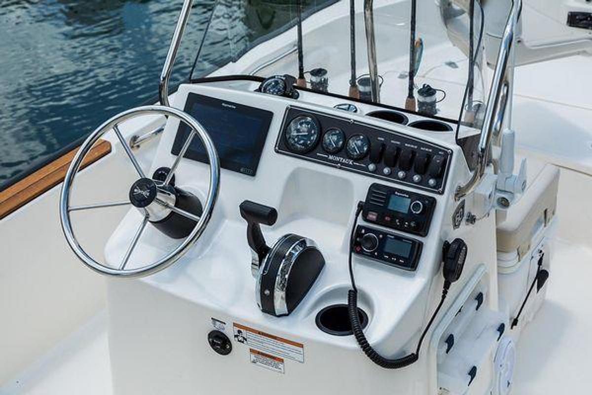Used 2022 Boston Whaler 17 Montauk | 17ft