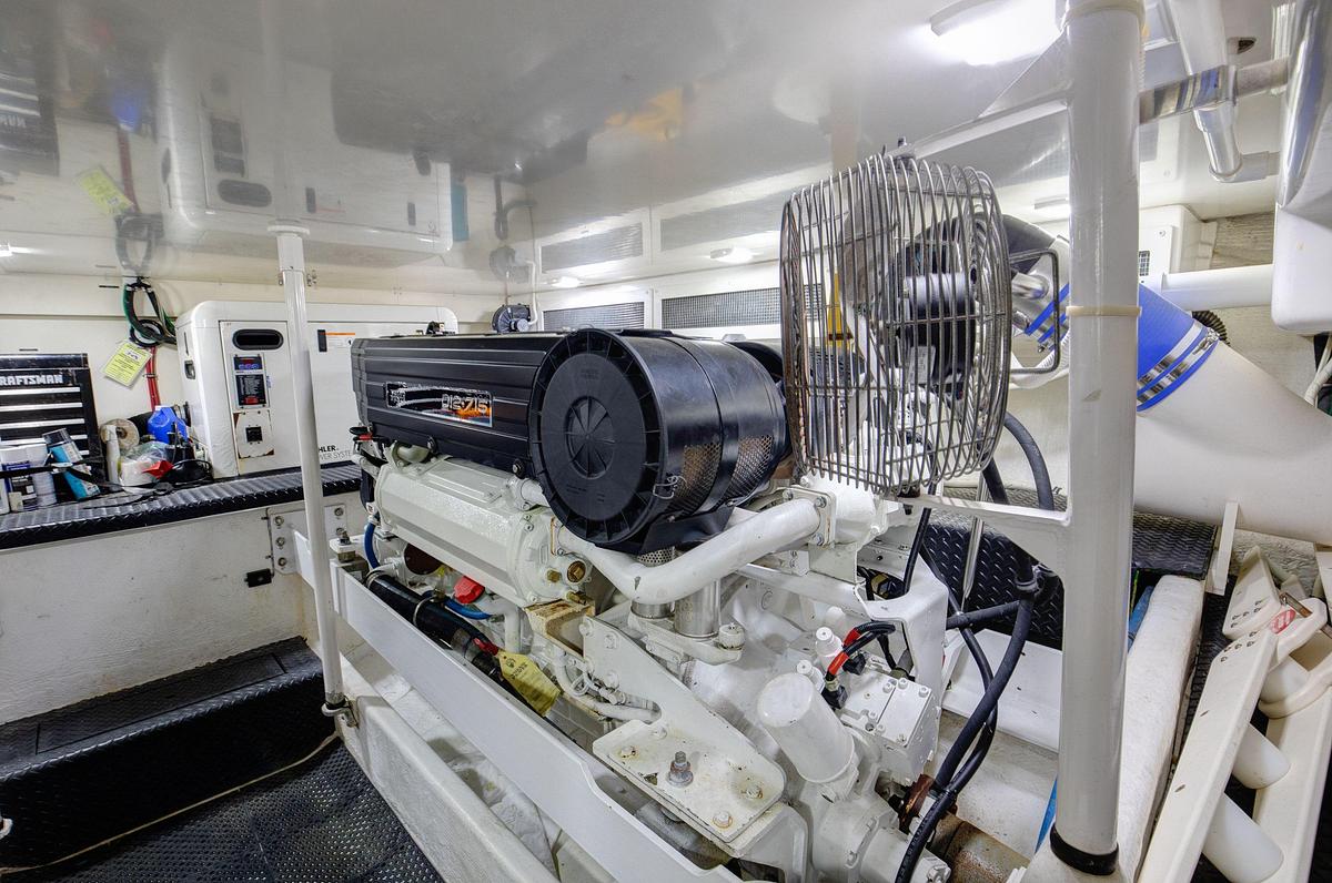 Used 2006 Silverton 50 Convertible | 50ft