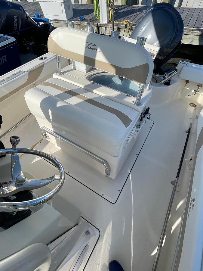 Used 2013 Pioneer 222 Sportfish | 22ft