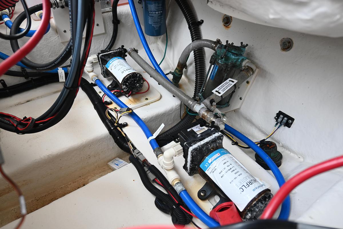 Used 2018 Robalo R227 Dual Console | 22ft