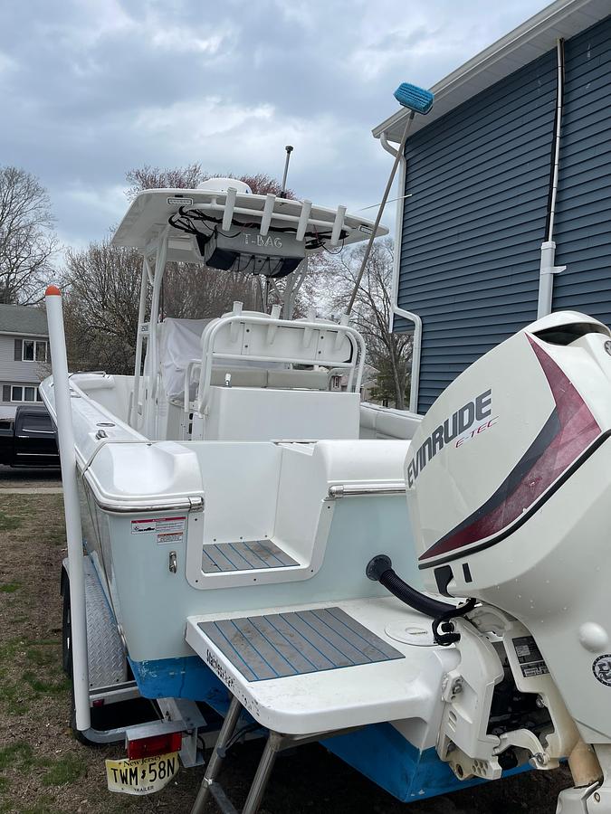 Used 2017 Clearwater 2508 Center Console | 26ft