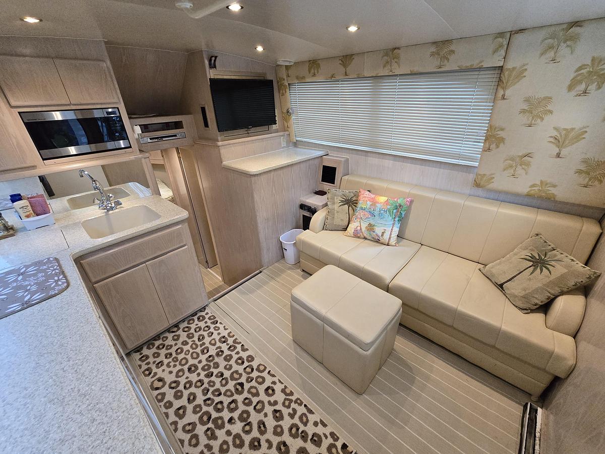 Used 2003 35' Henriques Sportfisherman Flybridge | 35ft