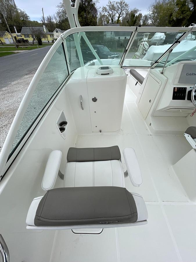 Used 2019 World Cat 230 DC | 23ft