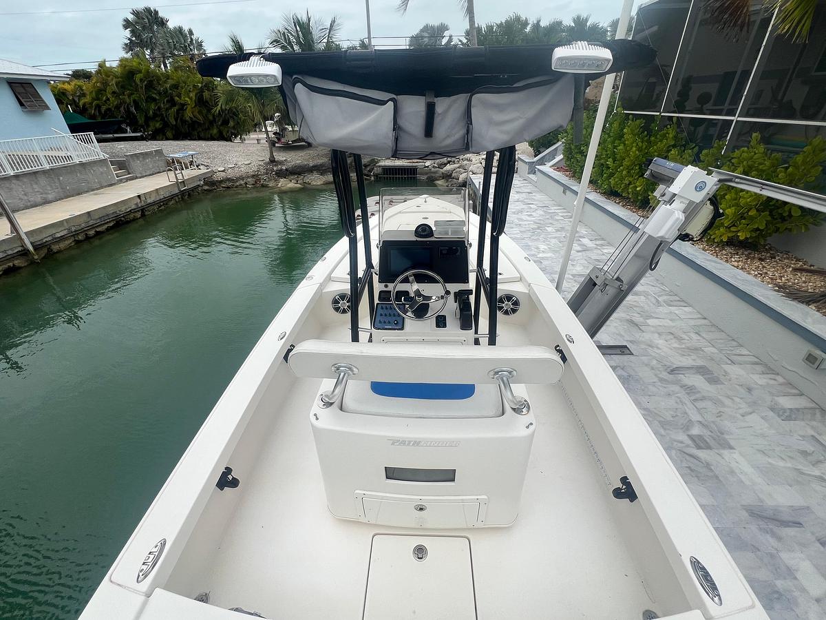 Used 2014 Pathfinder 2300 HPS | 23ft