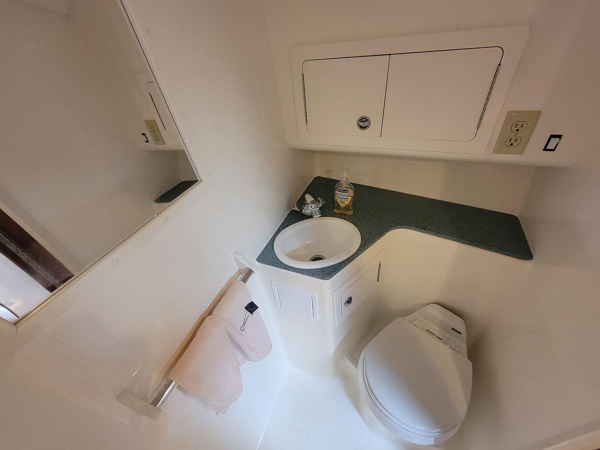 Used 2006 Carolina Classic 32 | 32ft