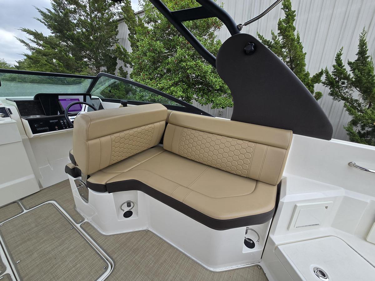 Used 2019 25' Sea Ray SDX 250