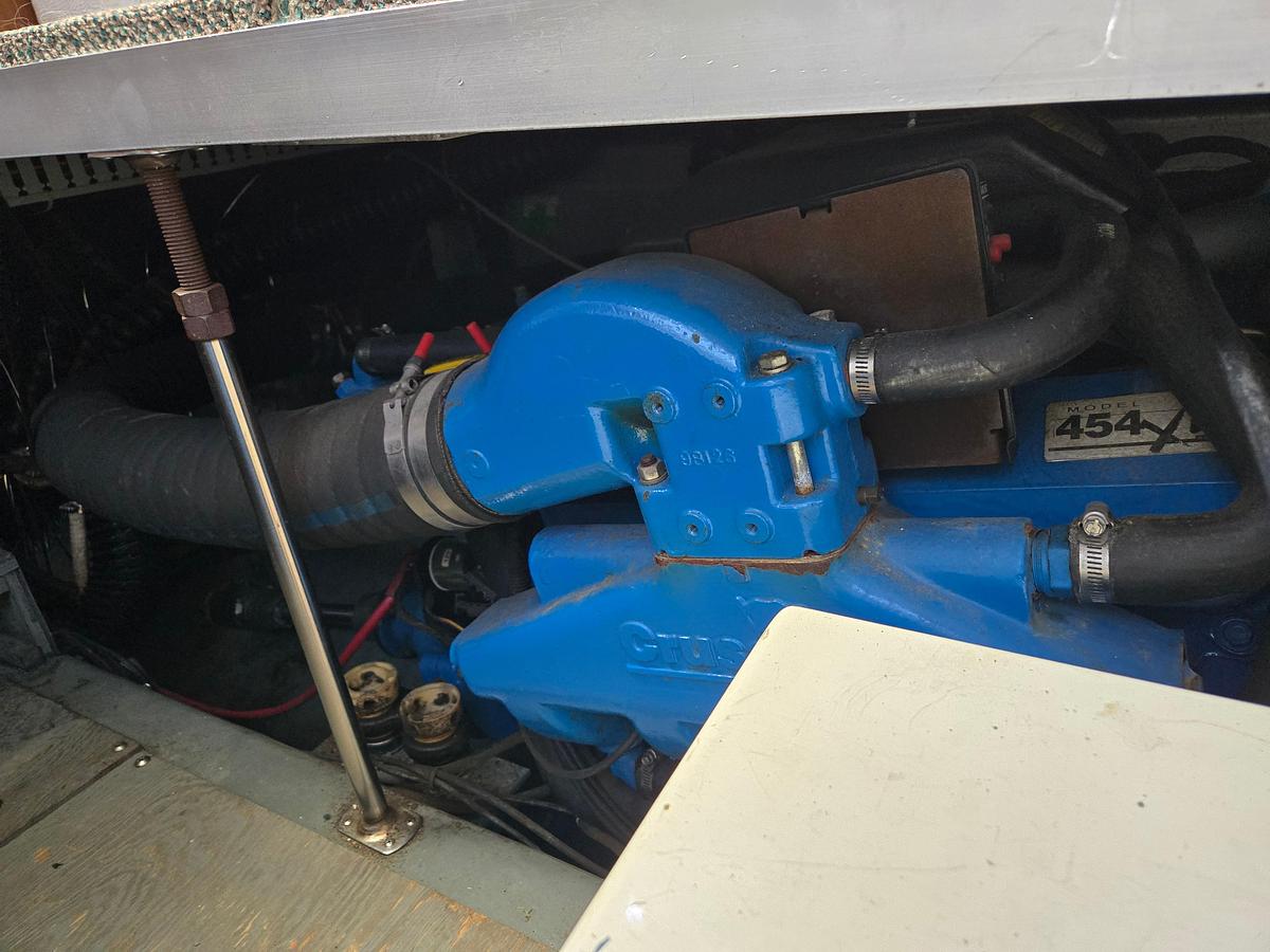 Used 1994 Carver 390CPMY | 39ft