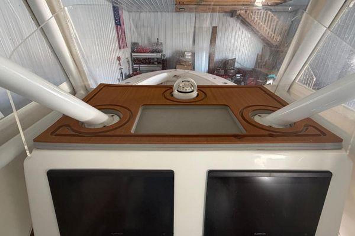 Used 2023 29' Ocean Runner 2 | 29ft