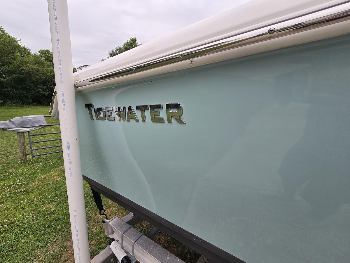 Used 2022 19' Tidewater 198 Adventure Center Console