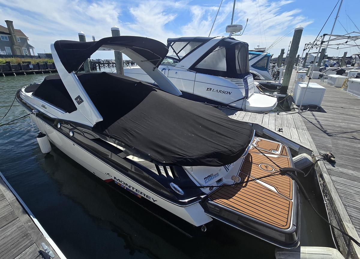 Used 2014 288 Monterey SS | 28ft