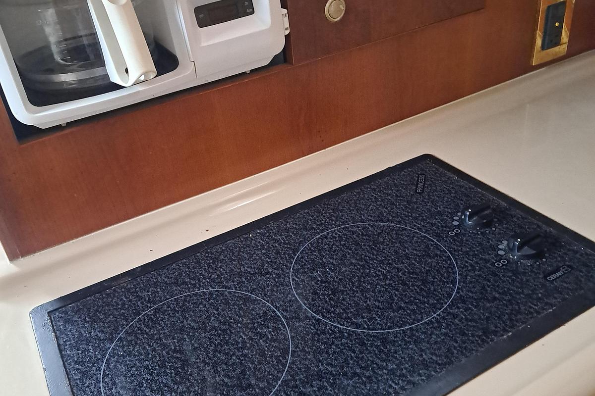 Used 1999 Cruisers aft cabin | 37ft