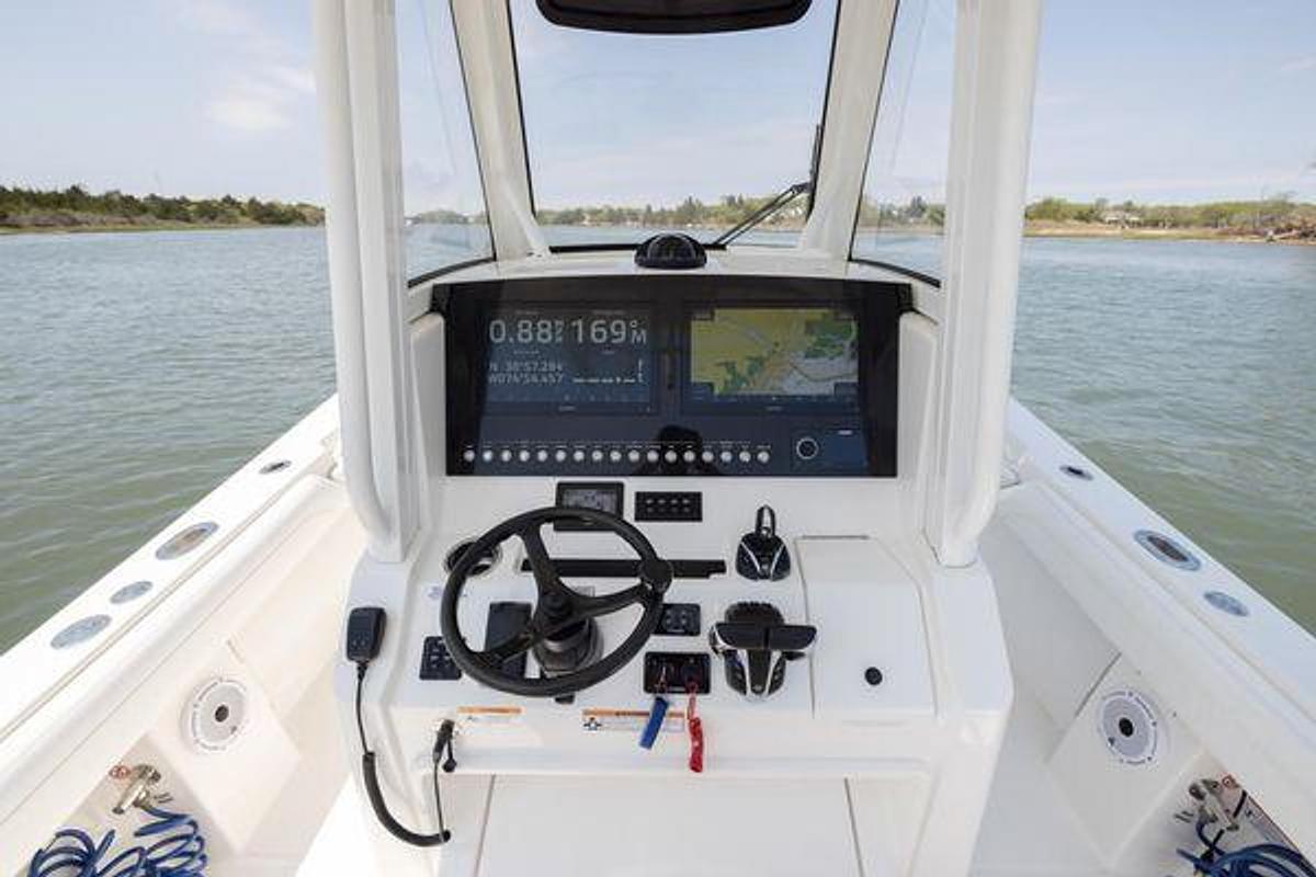 Used 2021 Regulator 28 Forward Seating | 28ft