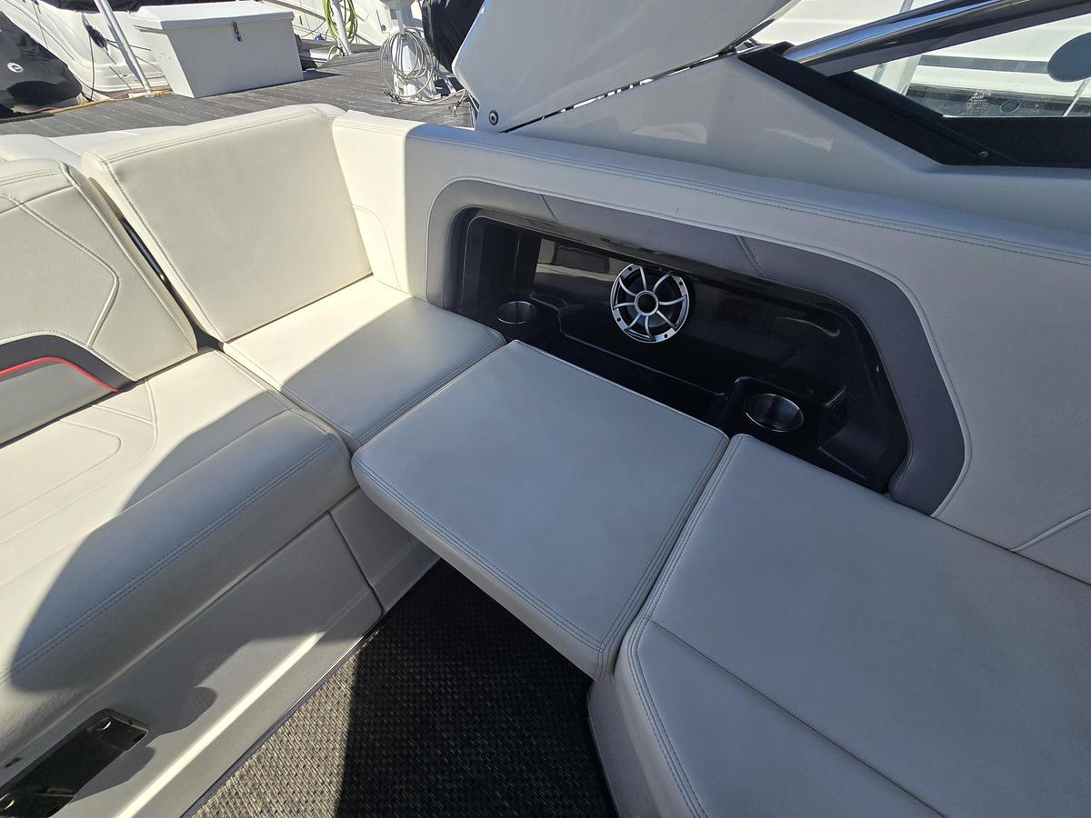 Used 2014 288 Monterey SS | 28ft