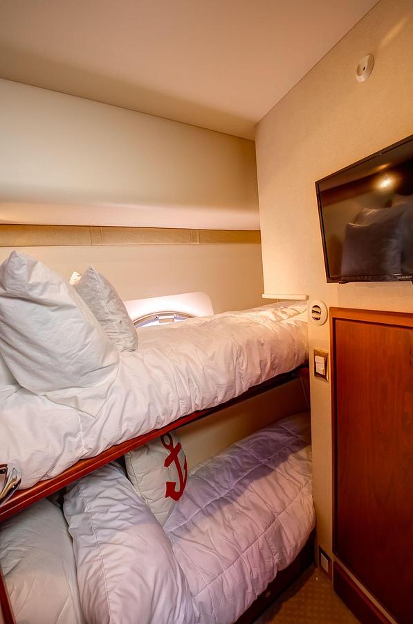 Used 2006 Silverton 50 Convertible | 50ft