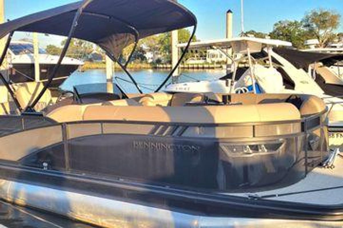 Used 2024 Bennington 24LXS SB | 24ft