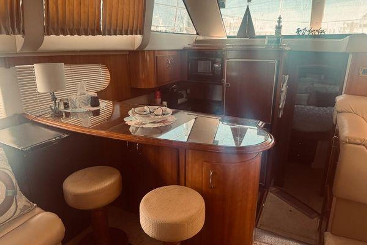 Used 2005 47' Carver 466 Motor Yacht | 47'