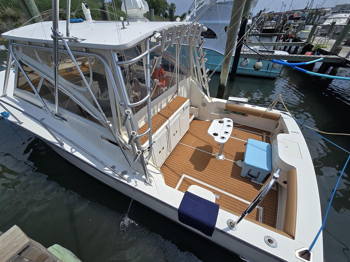 Used 2005 35' Carolina Classic Express | 35ft