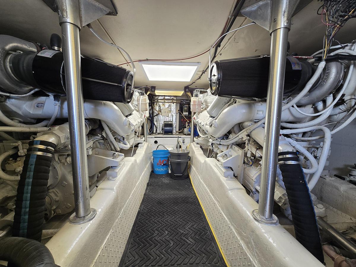 Used 1993 53' Ocean Yachts 53 Super Sport