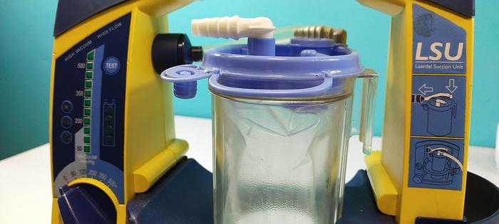 Gebraucht Laerdal Suction Unit LSU Absauggerät 