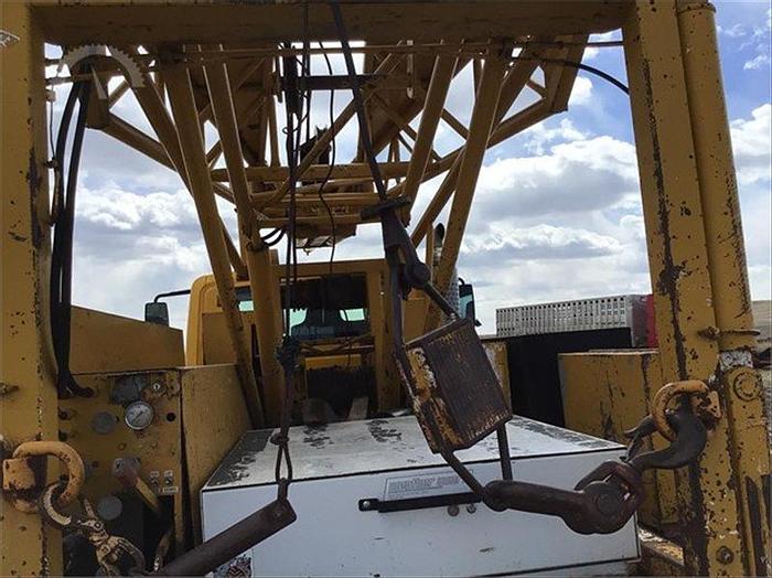 Used 2005 Smeal 10T Pump Hoist Rig