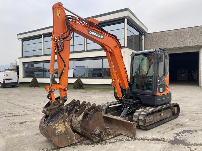 Usato 2016 DOOSAN DX63-3