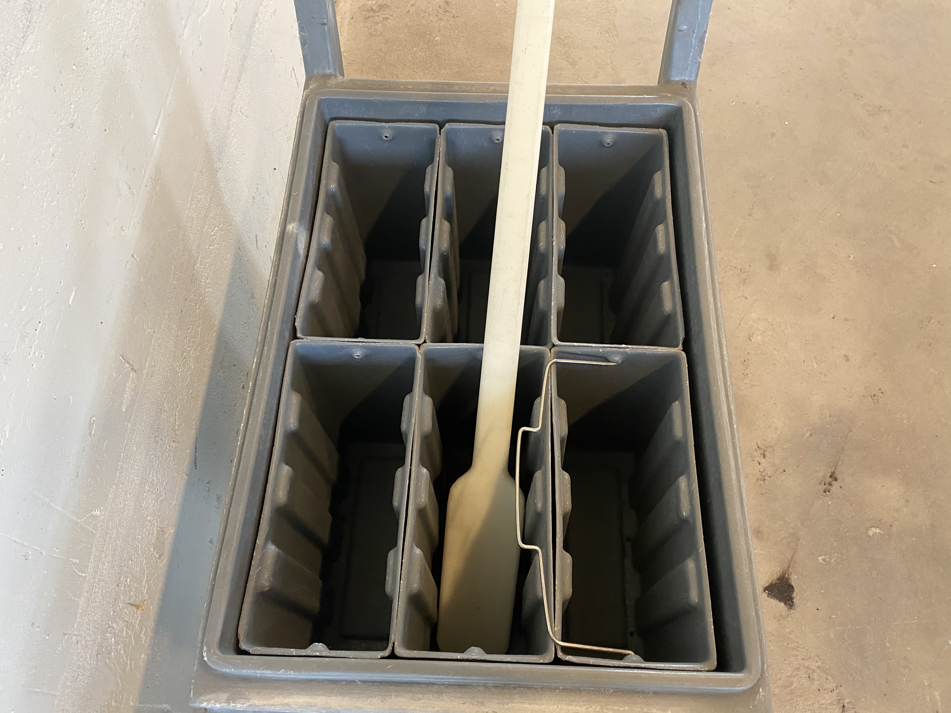 Begagnad Plastvagn 105x62cm