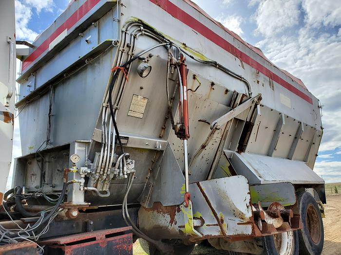 Used Loewen 802 Feed Truck