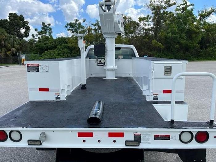 Used Altec AT40G Bucket Boom on 2015 Ford F550 Reg Cab Utility Truck - C46671
