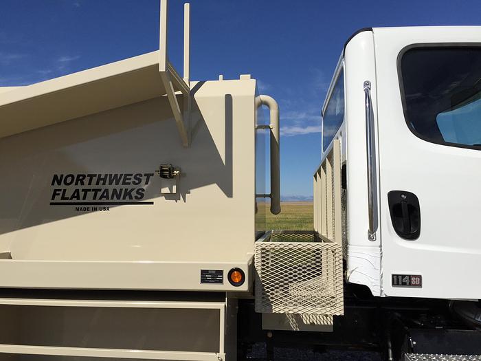 Used Flattanks/Gravel Support Truck