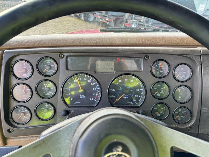 Used 2005 Mack CL 733