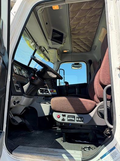 Used 2018 Freightliner 122SD