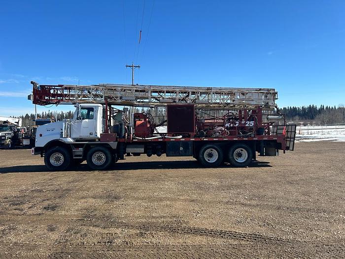 Used 2004 TH60 Range I Water Well Drilling Rig