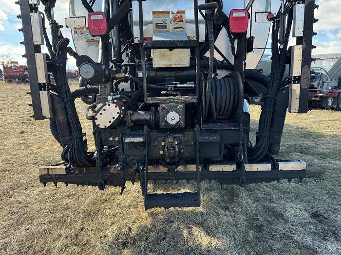 Used 2005 Mack CL 733