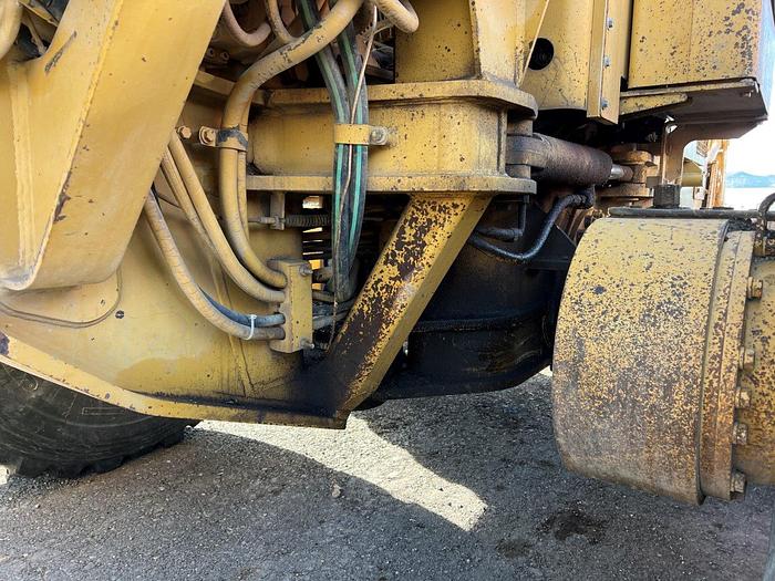 Used 1989 Caterpillar 140G Motor Grader