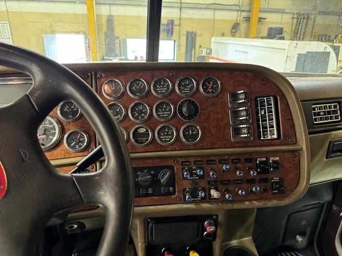 Used 2002 Peterbilt  379