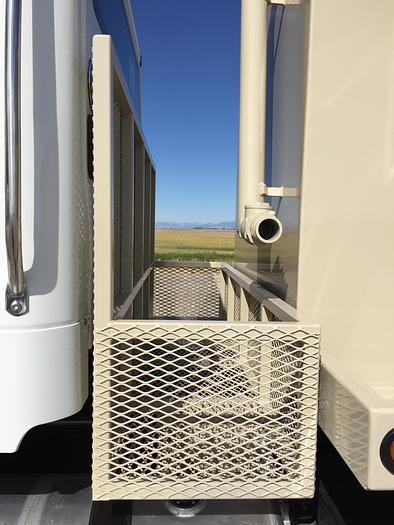 Used Flattanks/Gravel Support Truck