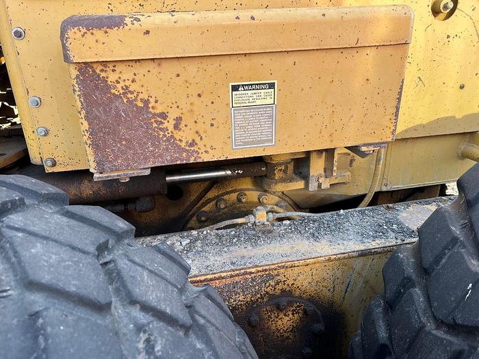 Used 1989 Caterpillar 140G Motor Grader