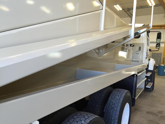 Used Flattanks/Gravel Support Truck