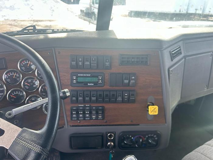 Used 2004 TH60 Range I Water Well Drilling Rig