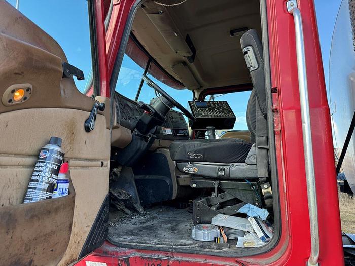 Used 2005 Mack CL 733