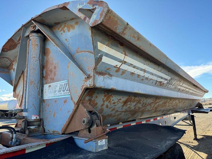 Used 2000 Smithco Side Dump Trailer