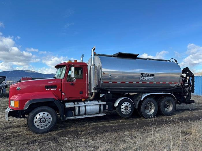 Used 2005 Mack CL 733