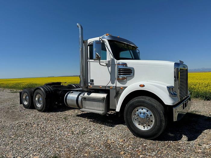 Used 2018 Freightliner 122SD