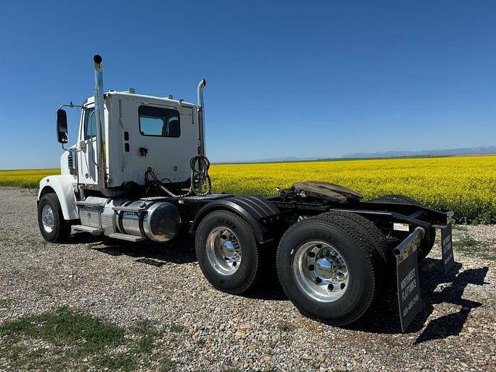 Used 2018 Freightliner 122SD