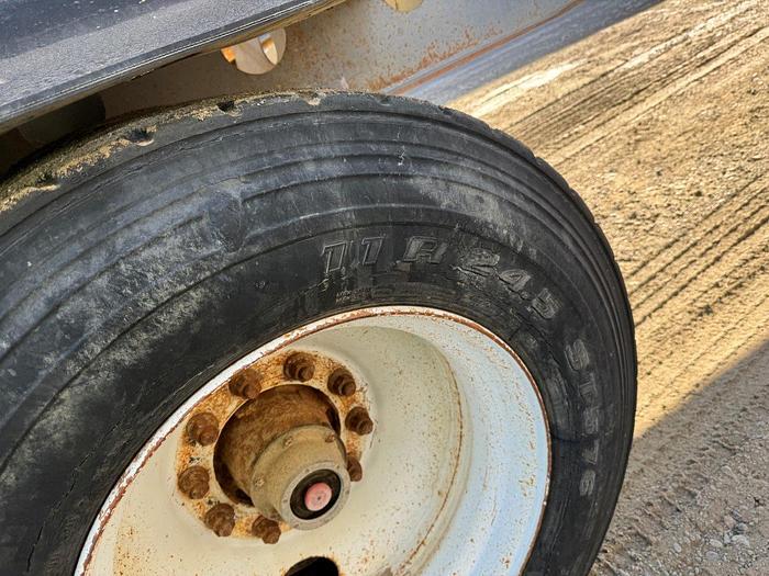 Used 2000 Smithco Side Dump Trailer